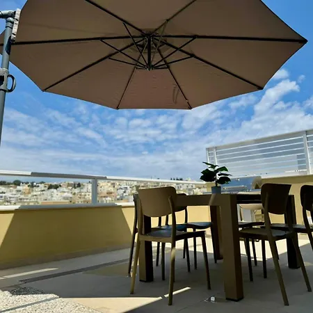 דירה Highly Finished Penthouse