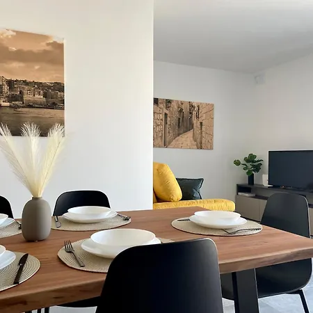 Highly Finished Penthouse Διαμέρισμα *